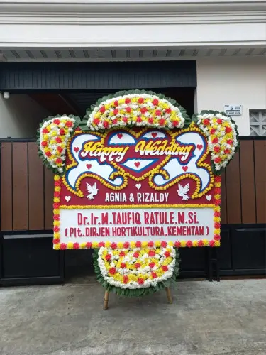 Papan Bunga Pernikahan tanah sereal